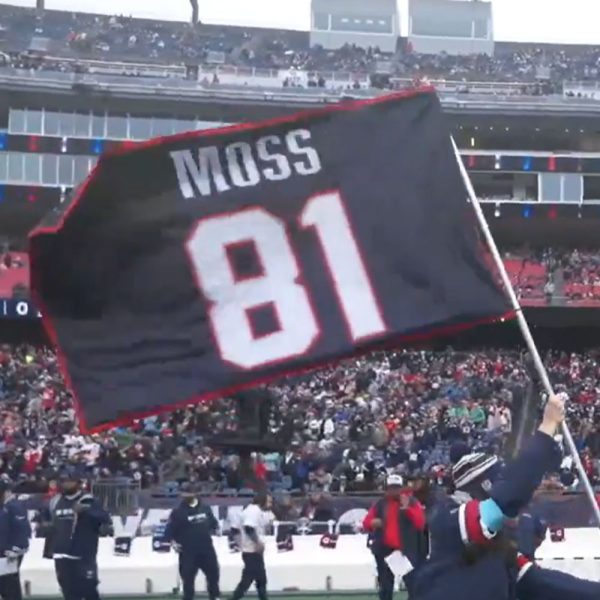 Patriots Randy Moss 81 Flag